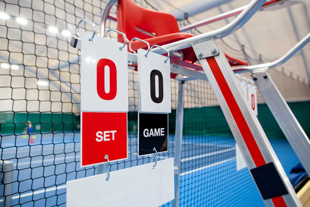 Scoreboard auf dem Tenniscourt