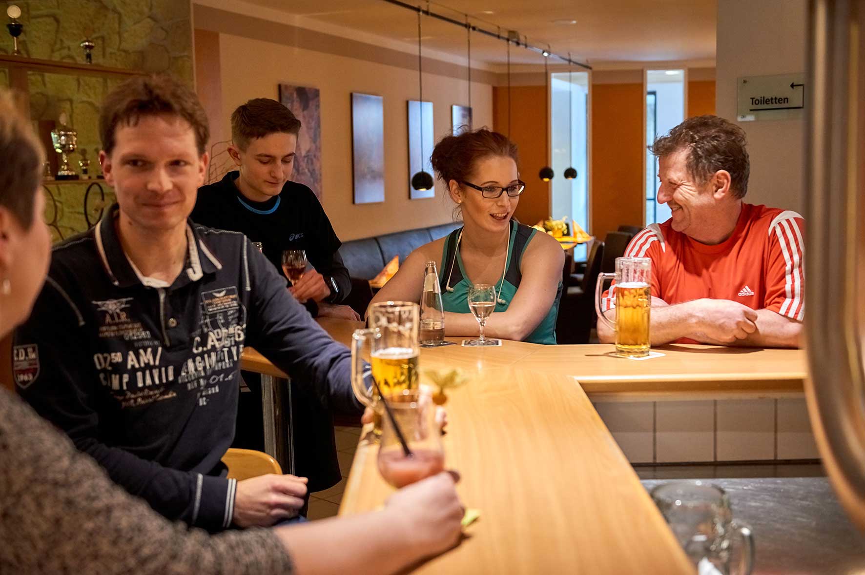 Ein beliebter Treffpunkt - unsere Hotelbar und Lounge